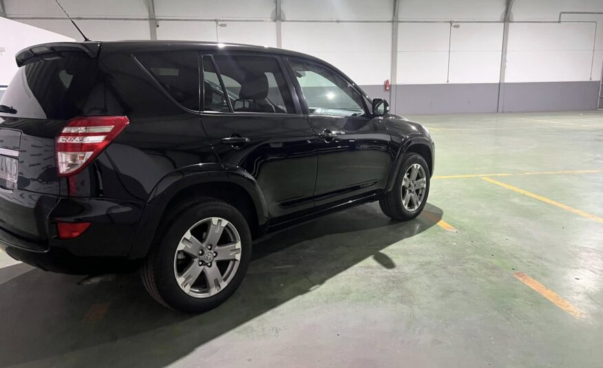TOYOTA Rav4 2.2 D4D Executive 4×4
