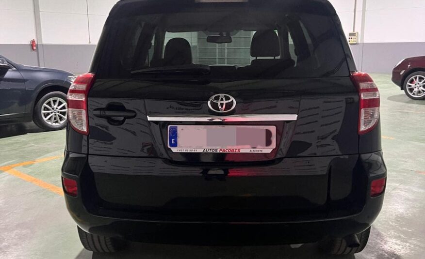 TOYOTA Rav4 2.2 D4D Executive 4×4