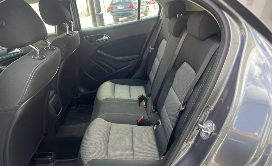 MERCEDES-BENZ GLA GLA 200D