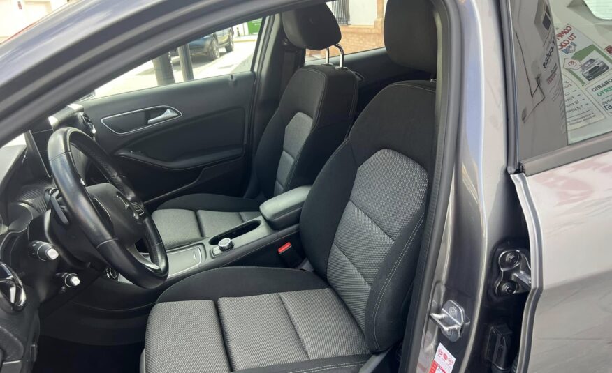 MERCEDES-BENZ GLA GLA 200D