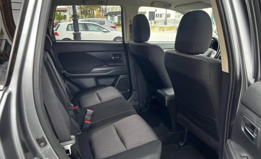 MITSUBISHI Outlander 220 DID MOTION 2WD