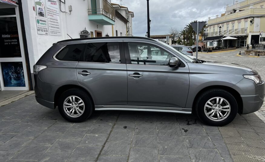 MITSUBISHI Outlander 220 DID MOTION 2WD