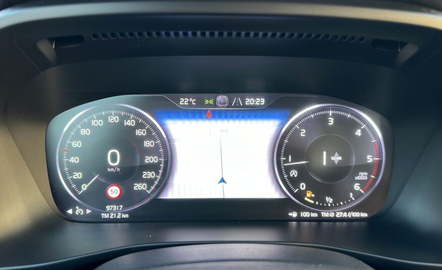 VOLVO XC40 2.0 D3 momentum pro