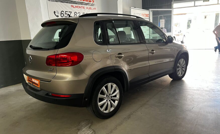 VOLKSWAGEN TIGUAN 2.0
