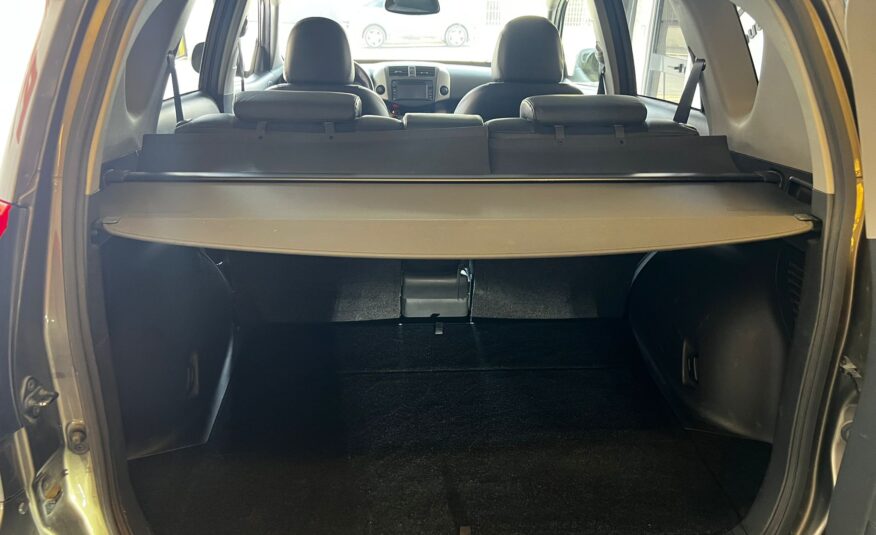 TOYOTA RAV4 4X4 2.2 D4D Executive 4×4