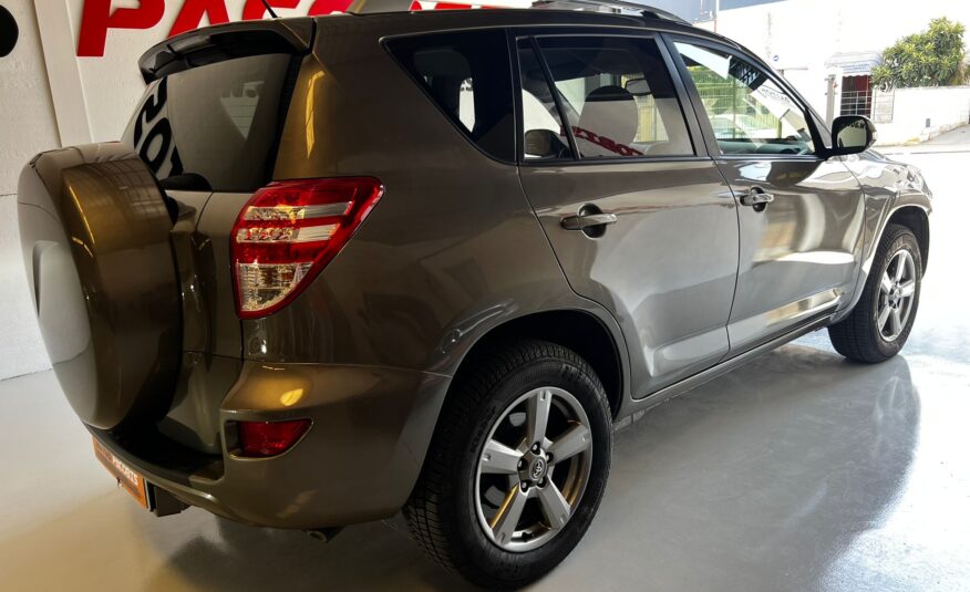 TOYOTA RAV4 4X4 2.2 D4D Executive 4×4