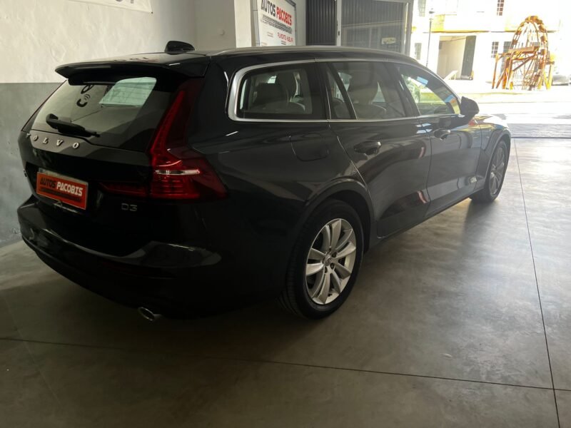 VOLVO v60 2.0 D3 momentum pro