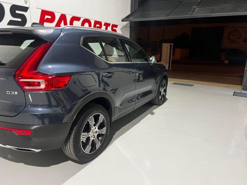 VOLVO XC40 2.0 INSCRIPTION