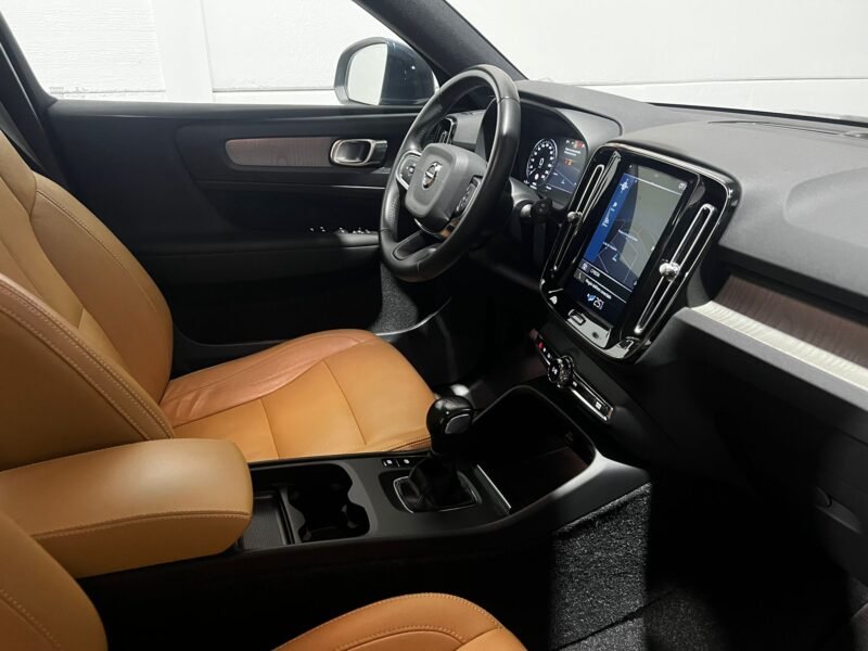 VOLVO XC40 2.0 INSCRIPTION