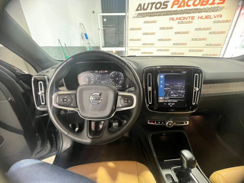 VOLVO XC40 2.0 D3 INSCRIPTION