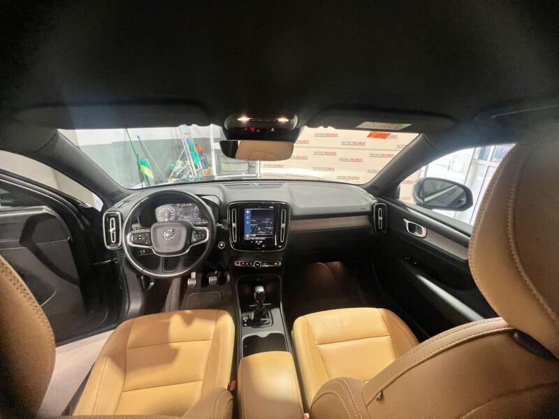 VOLVO XC40 2.0 D3 INSCRIPTION