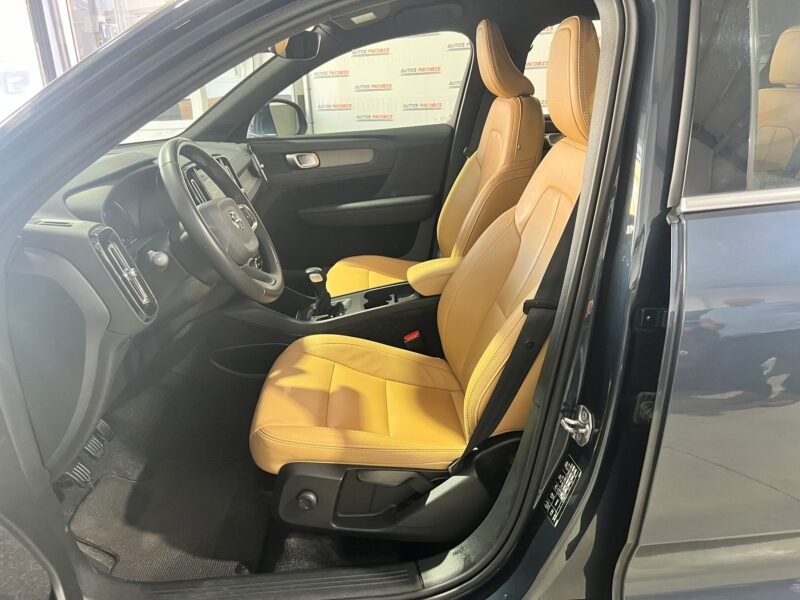 VOLVO XC40 2.0 D3 INSCRIPTION