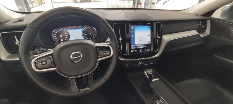 VOLVO XC60 2.0 d4 momentum