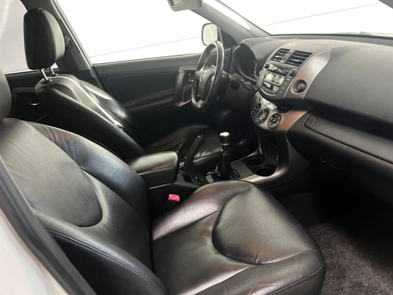 TOYOTA Rav4 2.2CC 150CV