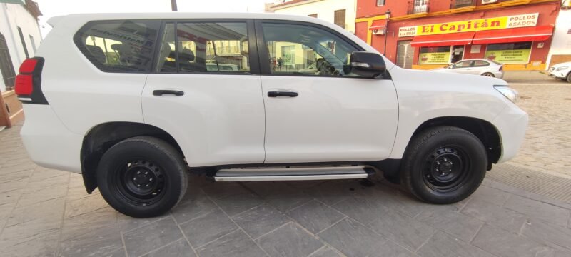 TOYOTA LAND CRUISER 2.8 D4D GX