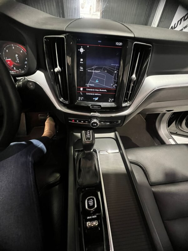 VOLVO XC60 2.0 d4 momentum auto