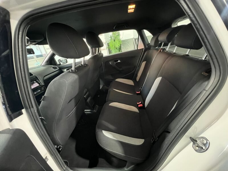 VOLKSWAGEN POLO RLINE