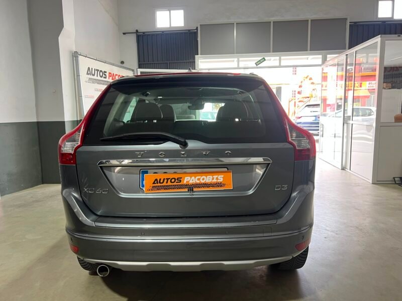 VOLVO XC60 2.0 D3 MOMENTUM AUTO